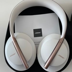 Bose 700 Noise Cancelling Headphones